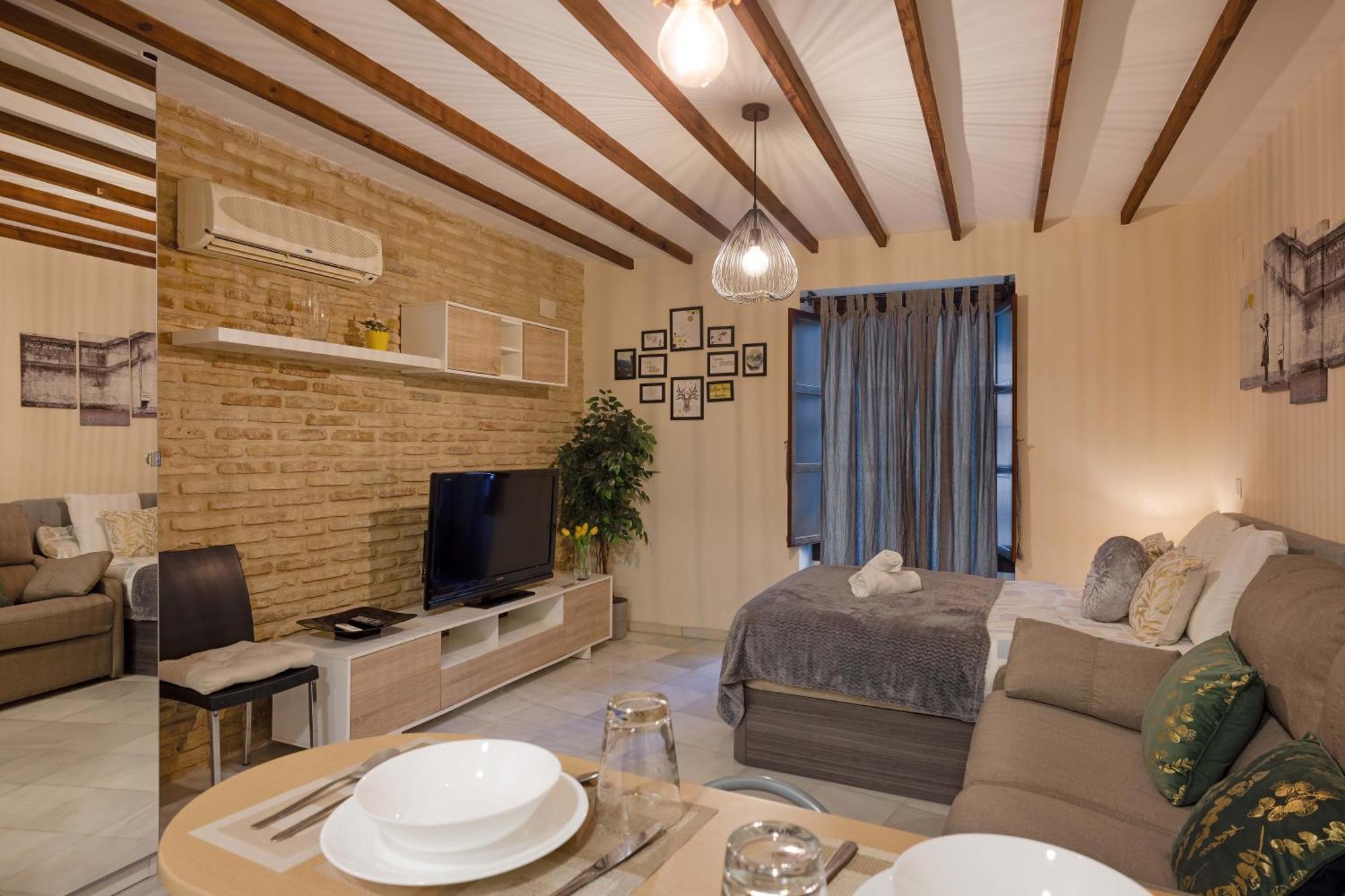 Apartamentos Y Lofts En Triana Siviglia Esterno foto
